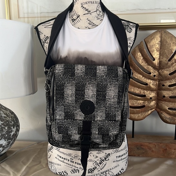 Kipling sling black and white abstract bag - Picture 10 of 10